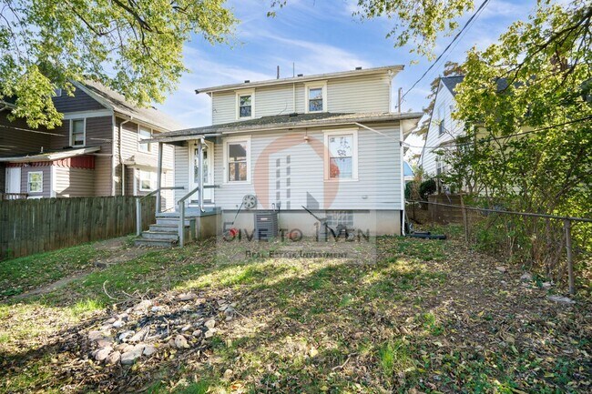 Building Photo - 1109 Creighton Ave
