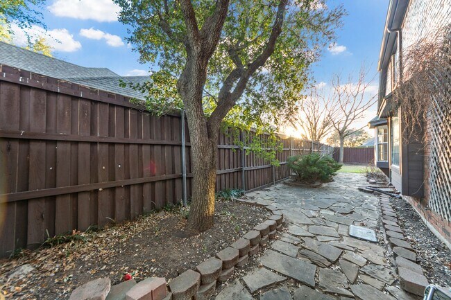 Building Photo - 7705 Case Dr