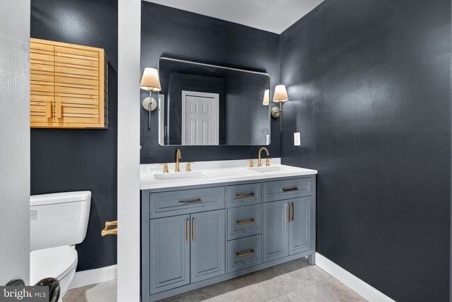 Building Photo - 7123 Gresham Ct E