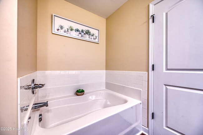 Building Photo - 307 Windward Landing