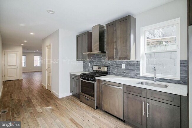 Building Photo - 2028 E Firth St