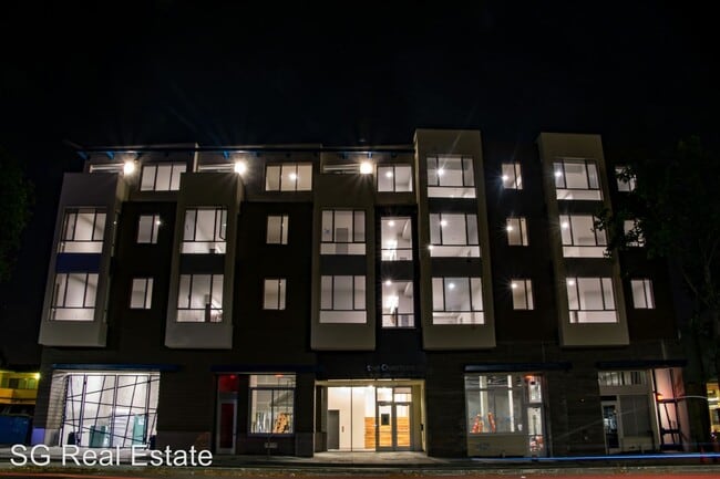 Building Photo - 1812 University Ave