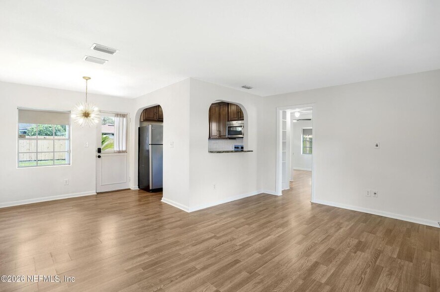 Building Photo - 5236 River Forest Dr