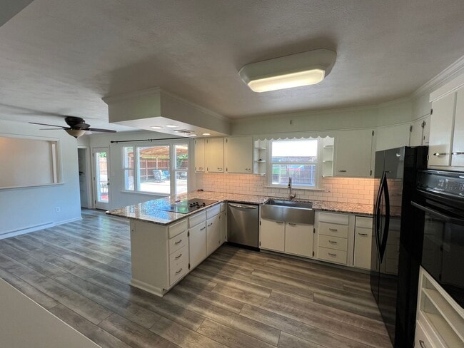 Building Photo - Home with Paradise Setting in Backyard! Available July 2026!! $2,400 Monthly!