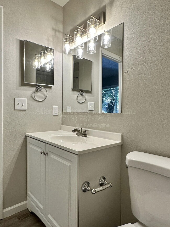 Building Photo - 2460 E Willamette Ave