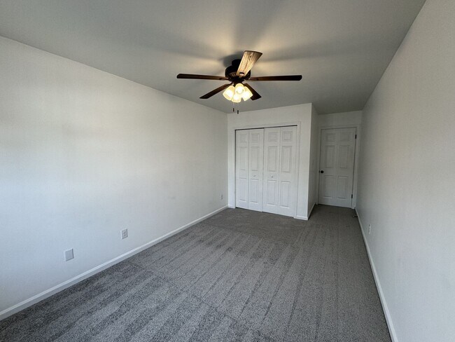 Building Photo - Cozy 3BR Townhome!