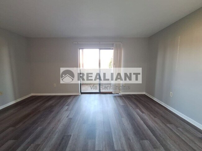 Building Photo - 904 Amhurst Dr