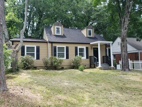 Building Photo - Wonderful Westridge