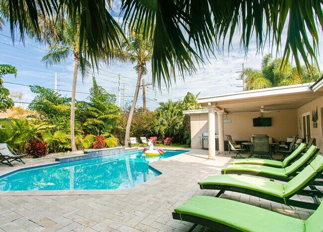 Primary Photo - 433 SE 3rd Ter