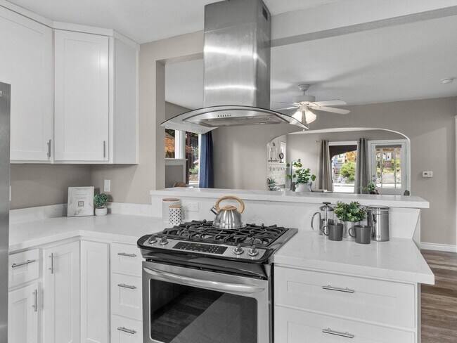 Building Photo - Charming Tacoma 2BR with Private Patio & RV Parking