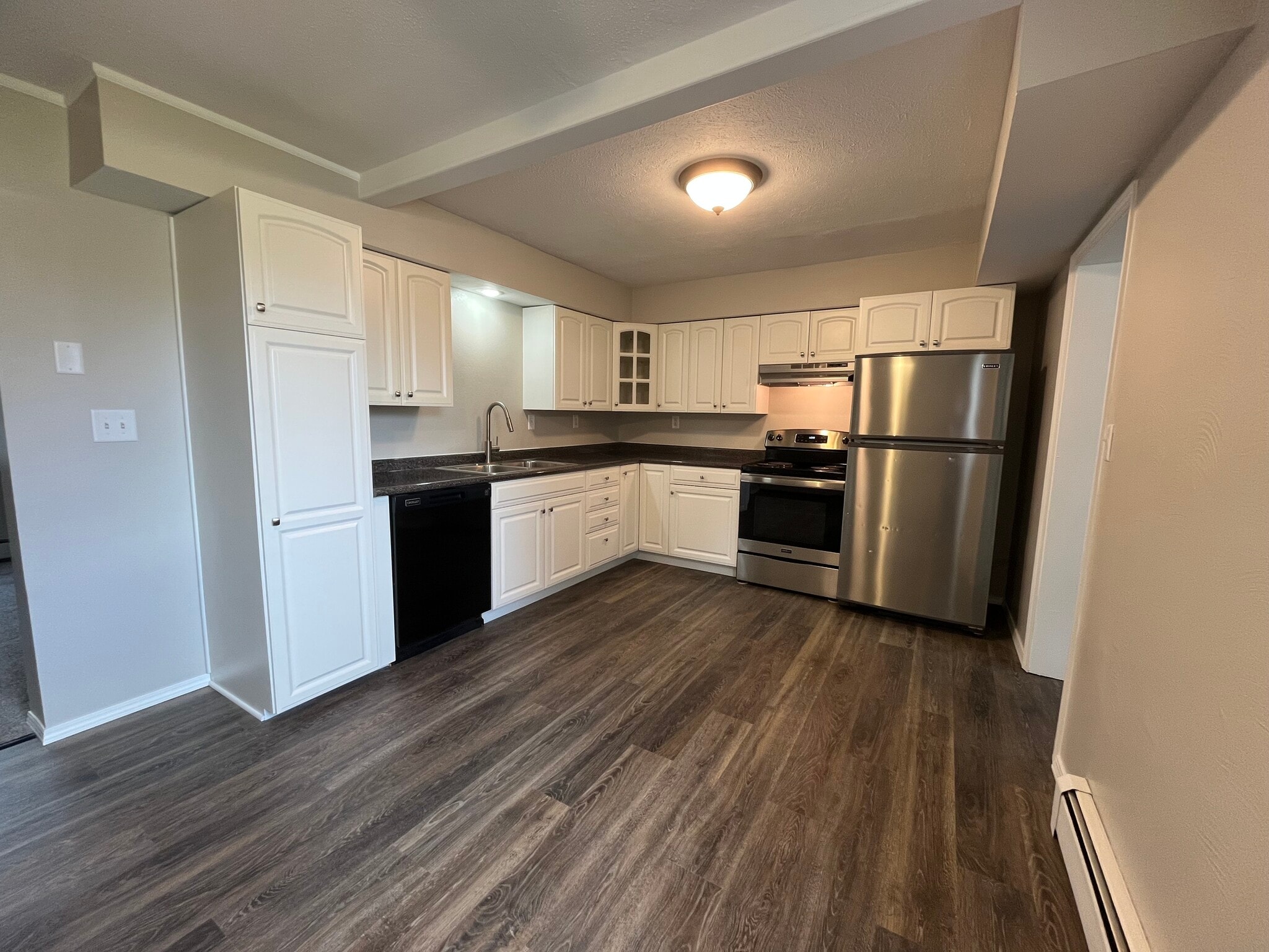 Building Photo - 1209 Rosewood Dr NE