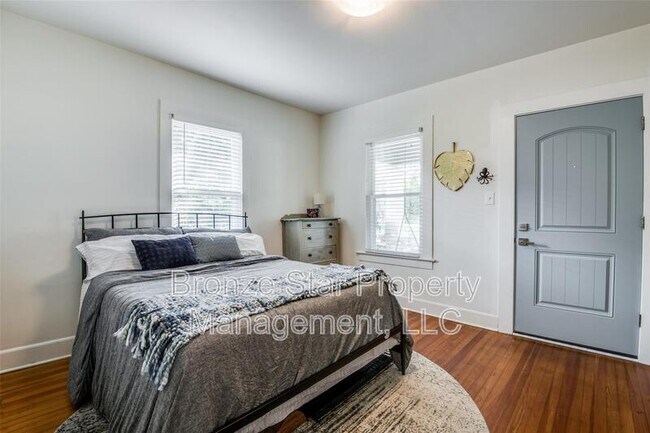 Building Photo - 816 Cristler Ave