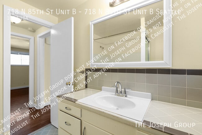 Building Photo - 718 N 85th St