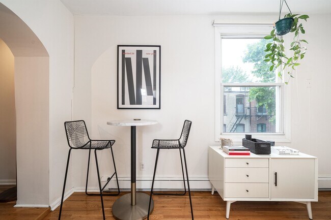 Building Photo - 331 Varick St