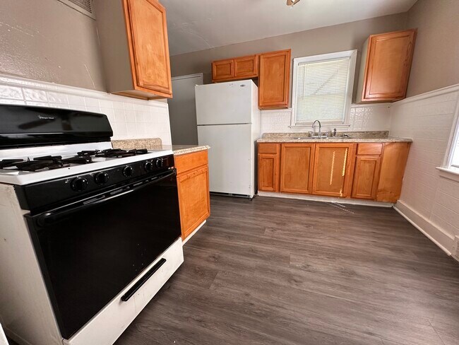 Building Photo - 7447 Arleta Blvd