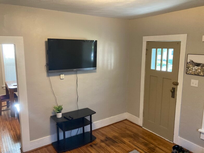 Building Photo - 1245 Van Dorn St