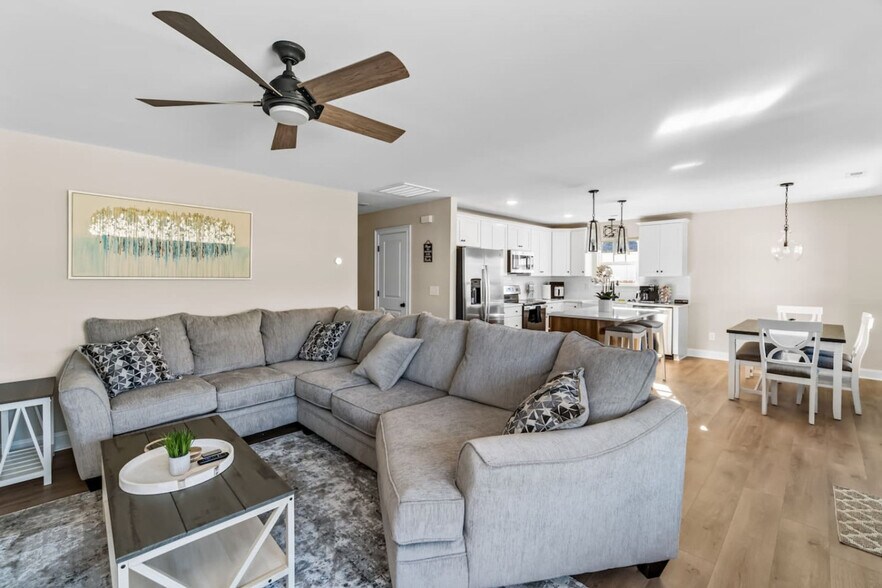 Building Photo - 628 Herms Ave