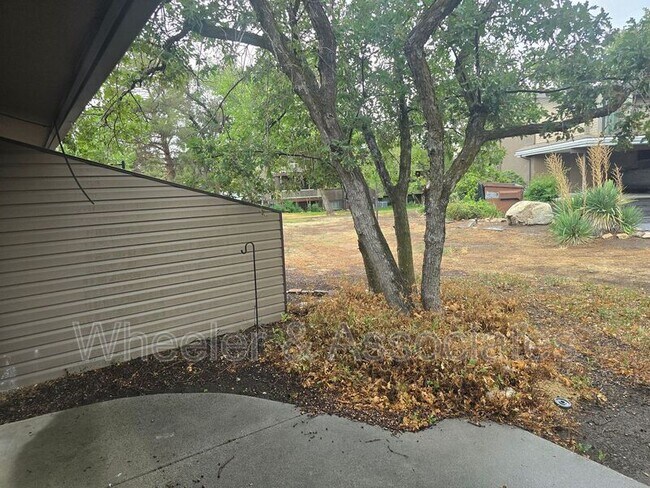 Building Photo - 1296 E Lorl Ln