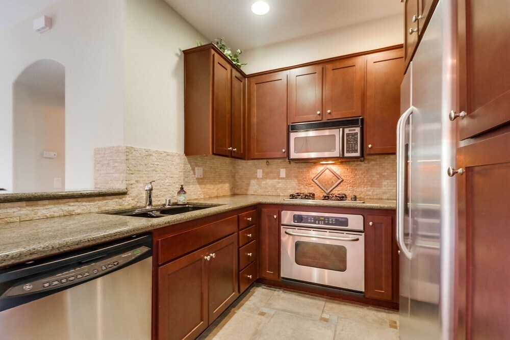 Building Photo - 2174 Desert Hare Ct