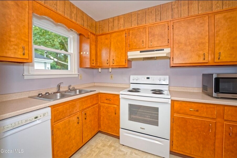 Building Photo - 106 Tampa Ave