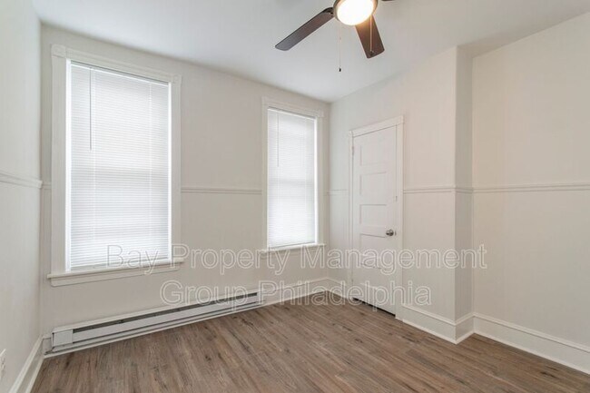 Building Photo - 725 W Luzerne St