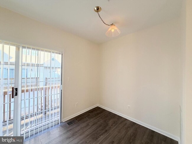 Building Photo - 112 Rabbit Chase Dr