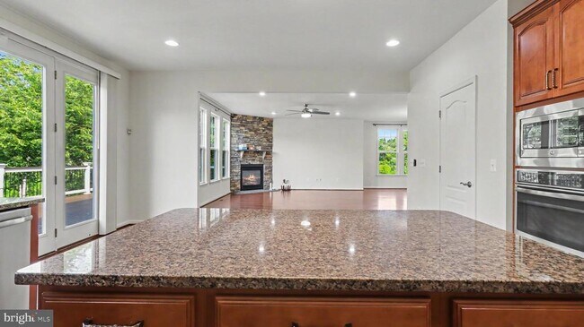 Building Photo - 40978 Spur Run Ln