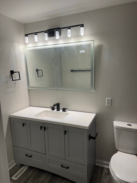 Building Photo - 6210 Alter Rd