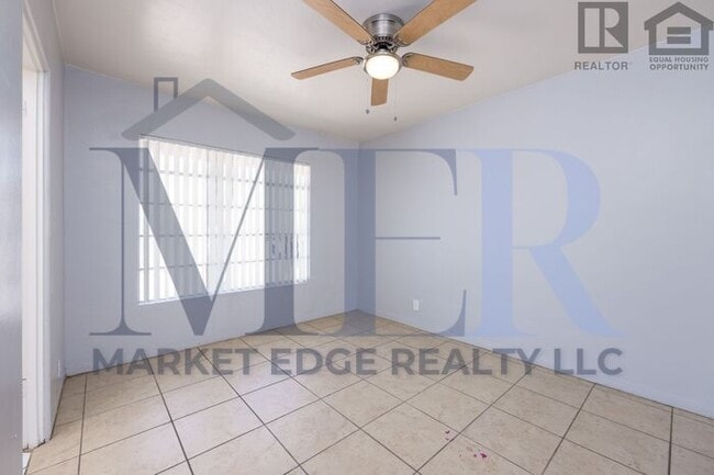 Building Photo - 3Bed/2Bath House at 19th/Camelback! $1599 ...