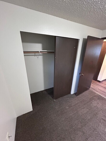 Building Photo - 401 Ranch Rd