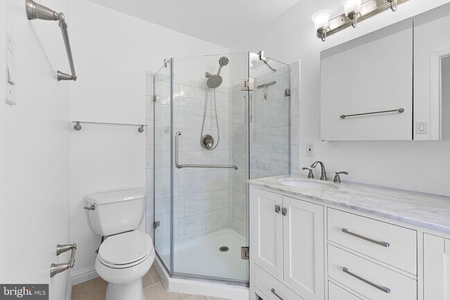 Building Photo - 219 Liberty Dr