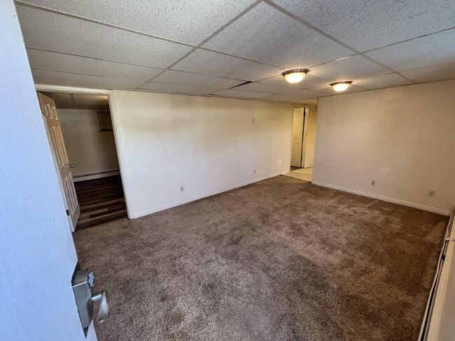 Building Photo - 370 S Wagon Wheel Dr