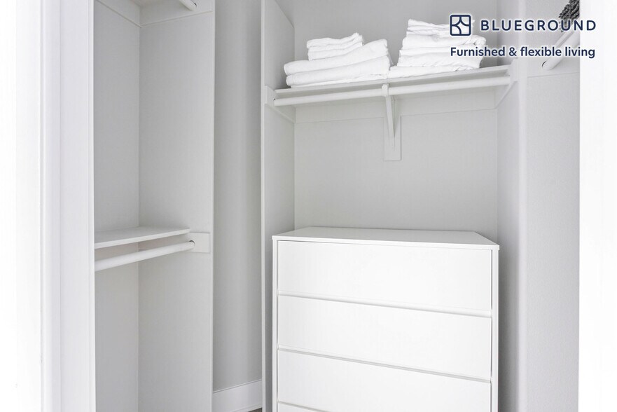 Building Photo - 5535 Westlawn Ave