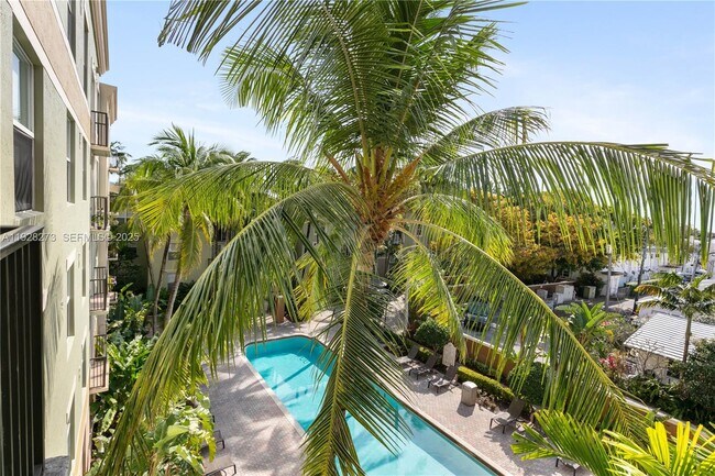 Building Photo - 1919 Van Buren St