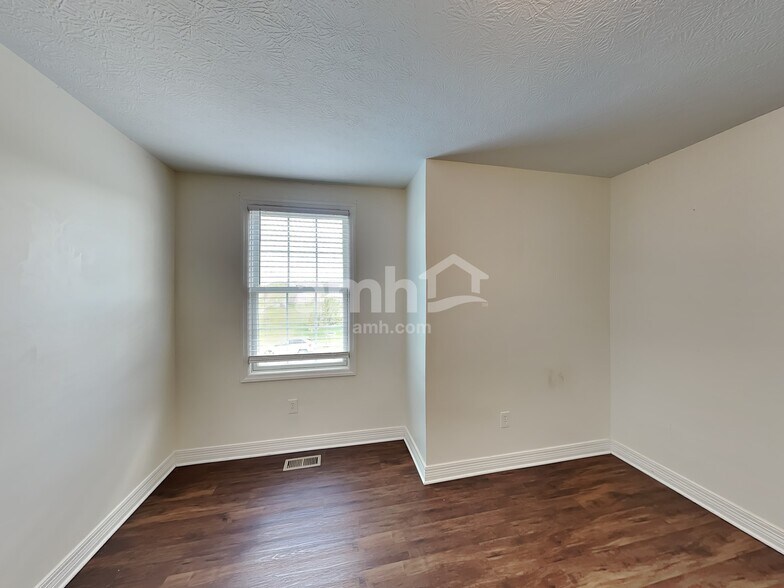 Building Photo - 761 Orwell St