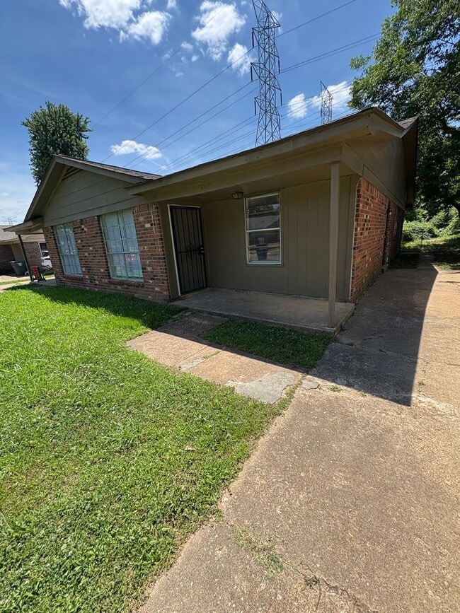 Building Photo - 3385 Barbwood Dr