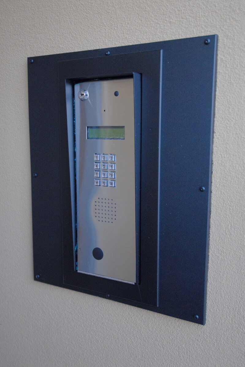 Modern Intercom - 3919 Whitman Ave N