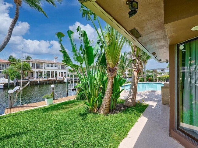 Building Photo - 2810 NE 48th Ct