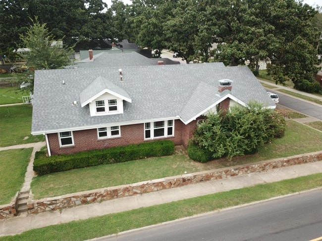 Building Photo - 1122 S 24th St