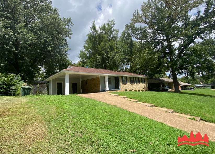 Building Photo - 2370 Hillside Ave