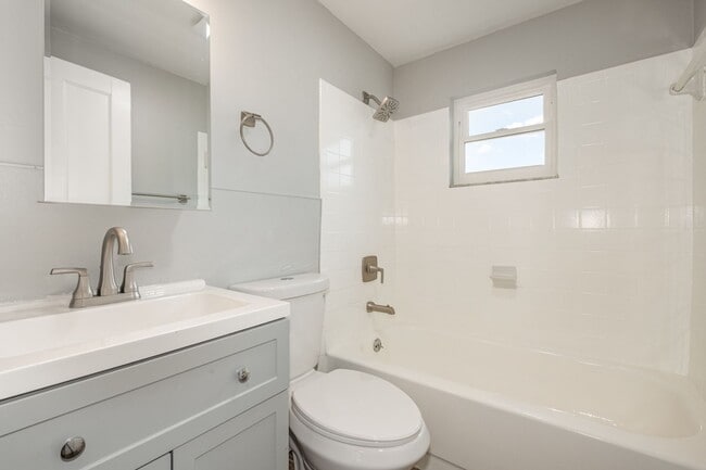 Building Photo - 2128 Crane Ave