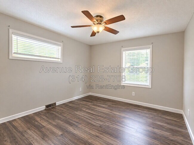 Building Photo - 516 Alcove Ave