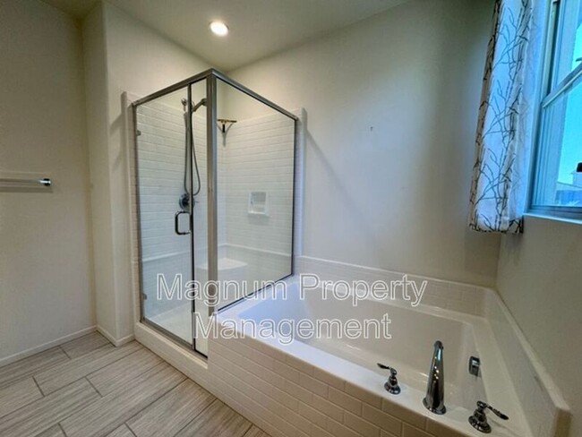 Building Photo - 34913 Limecrest Pl