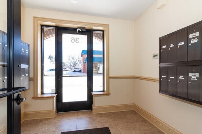 Building Photo - 36 S Cass Ave
