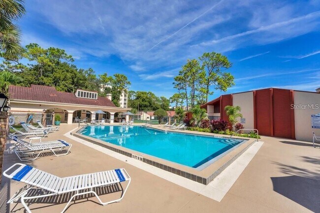 Building Photo - 1150 Carmel Cir
