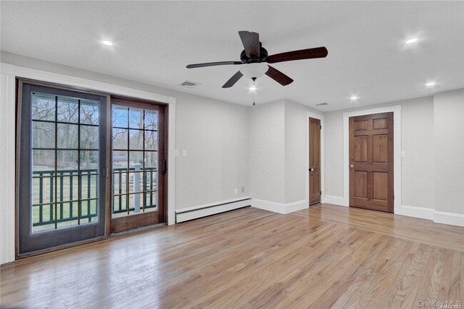 Building Photo - 42 Blydenburgh Ln