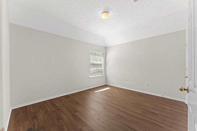 Building Photo - 26414 Creston Woods Dr
