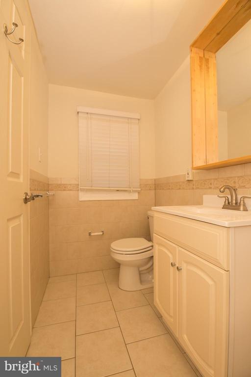 Building Photo - 811 N Judson St