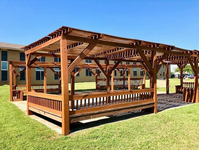 Building Photo - 1212 Glen Garden Dr