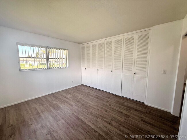 Building Photo - 2854 Crosley Dr E